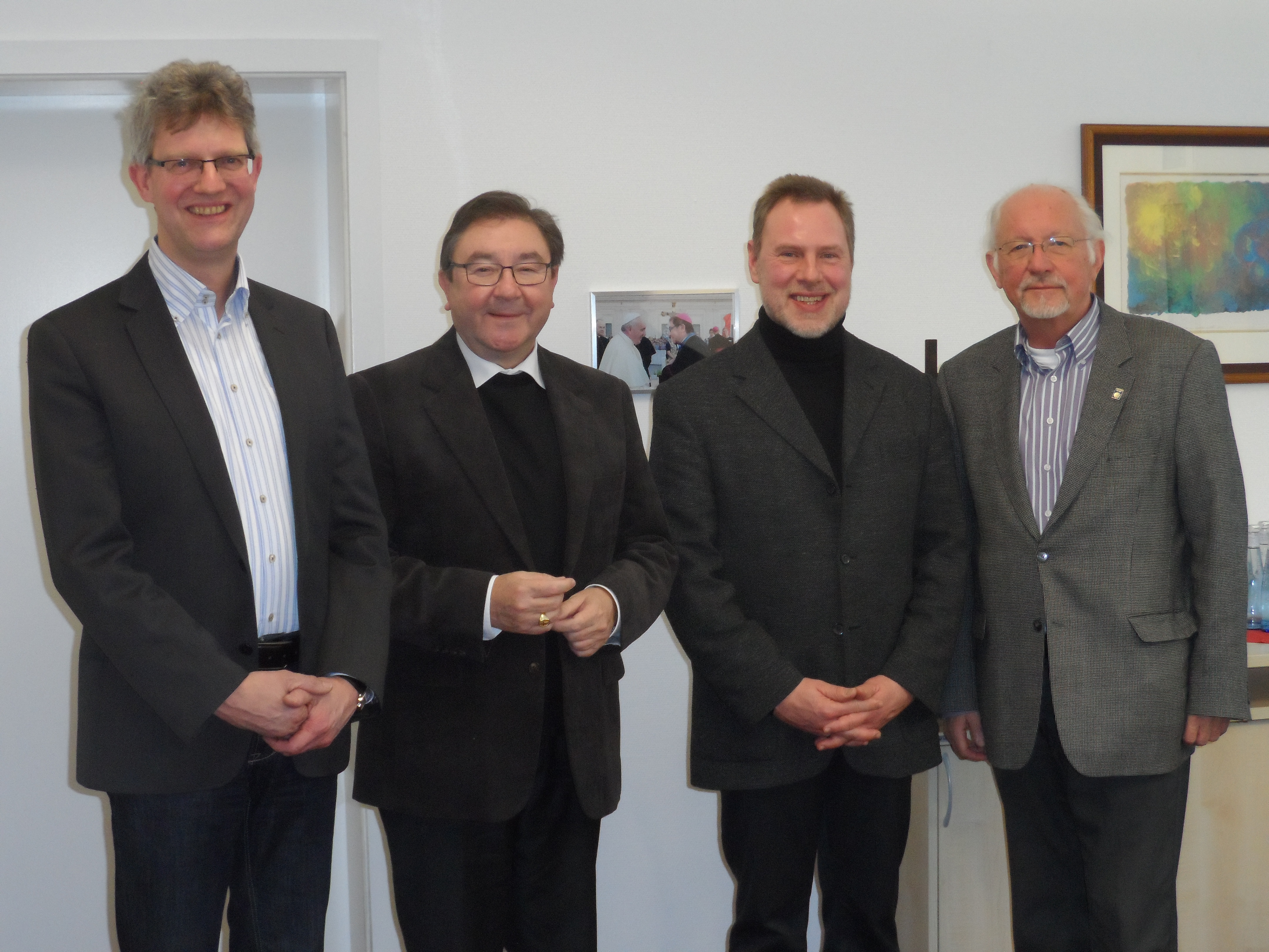 von links:  Andreas Kühn Geschäftsführer, Weihbischof Wilhelm Zimmermann, Detlef Schneider-Stengel Referent, Alfons Fiedler Vorsitzender